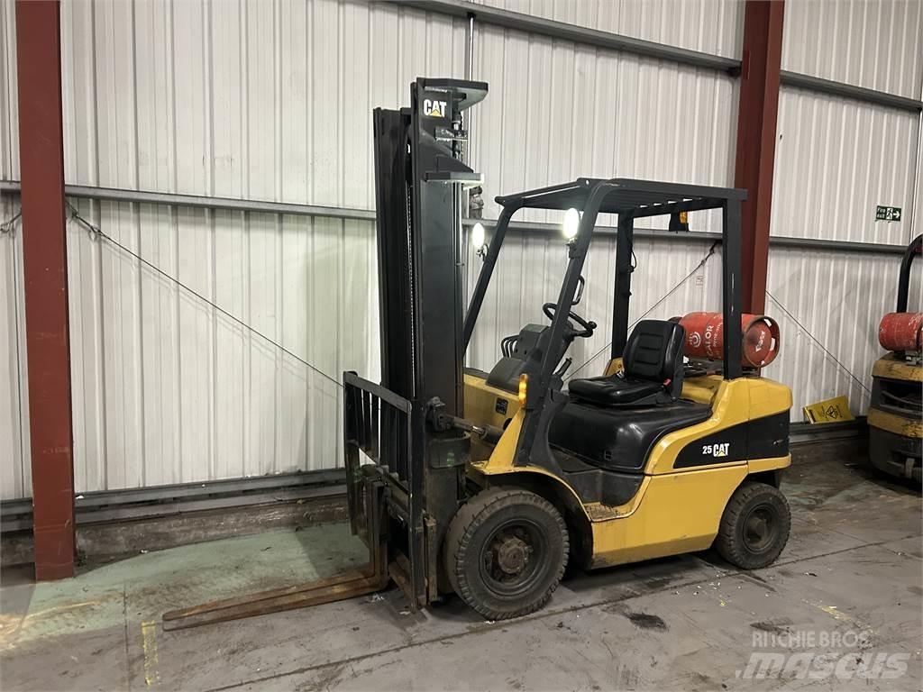 CAT GP25NT LPG 지게차