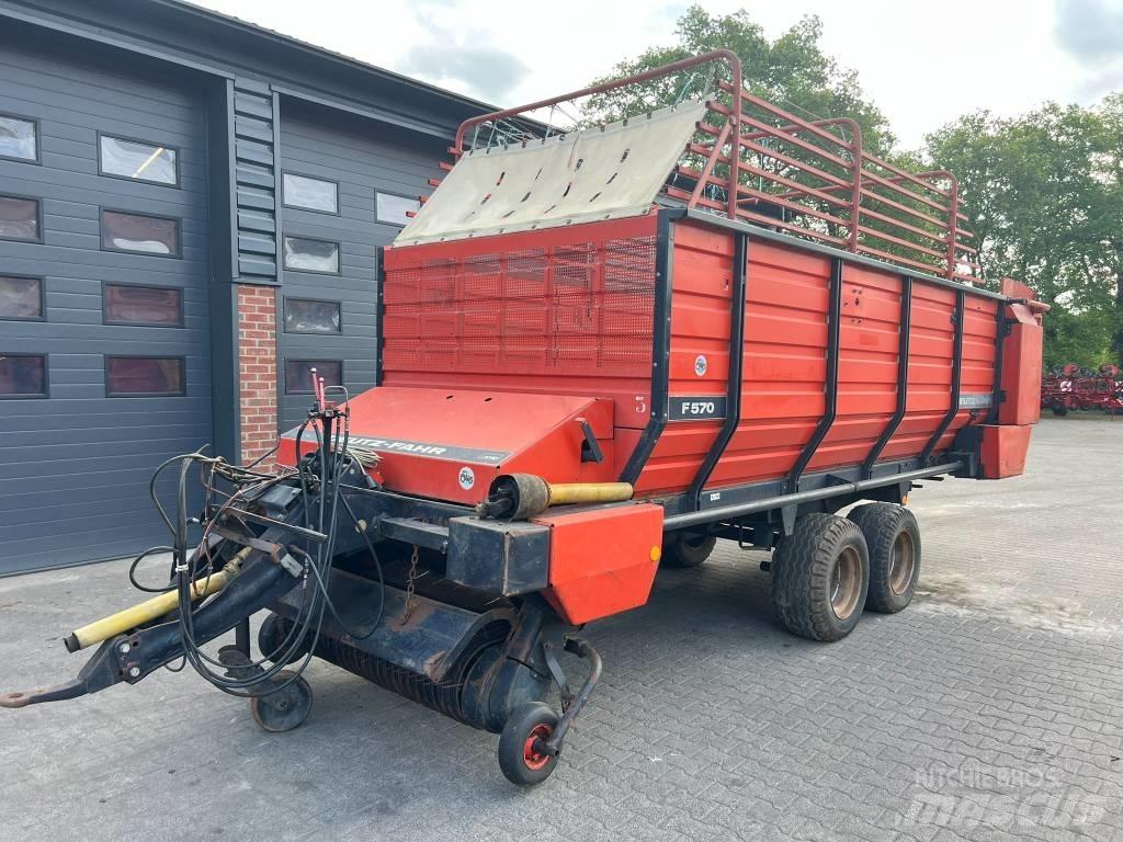 Deutz-Fahr F 570 자동 적재 트레일러