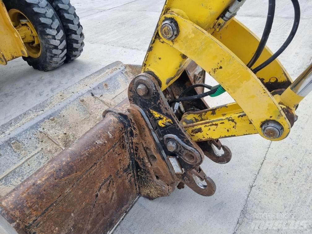 Komatsu PW 118 MR-8  휠 굴삭기