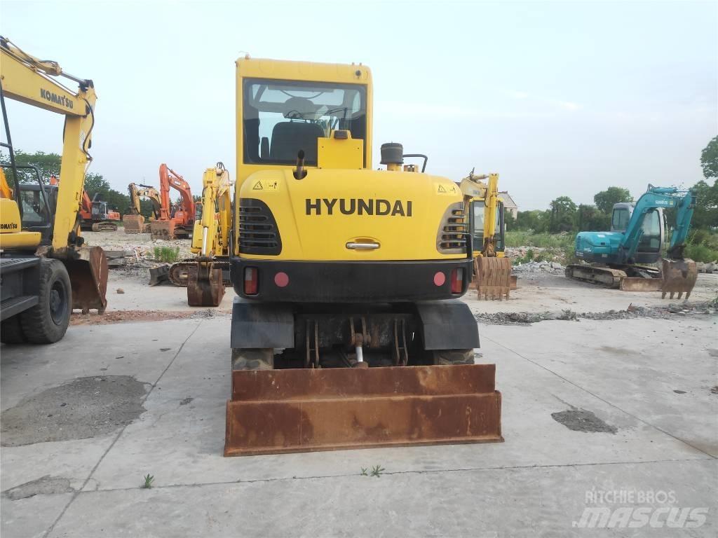 Hyundai R60W-7  휠 굴삭기