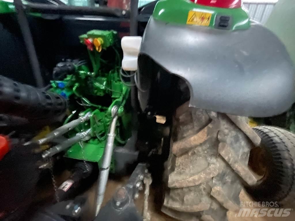 John Deere 6100 M 트랙터