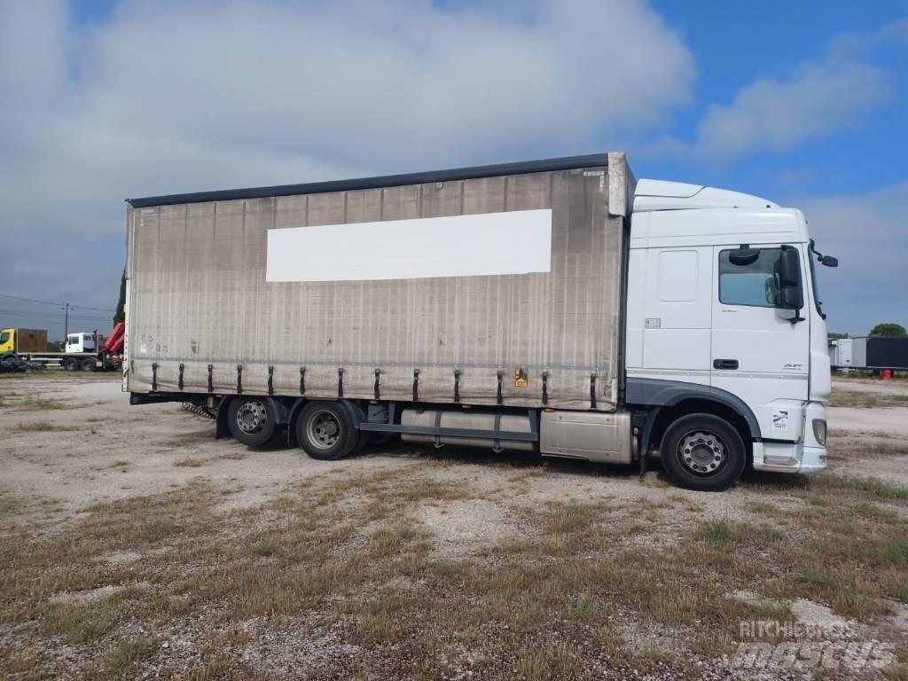 DAF XF 440 커튼사이더 트럭