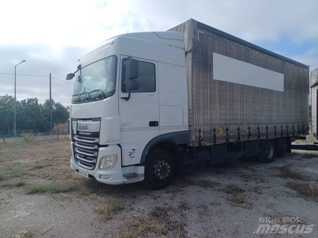 DAF XF 440 커튼사이더 트럭