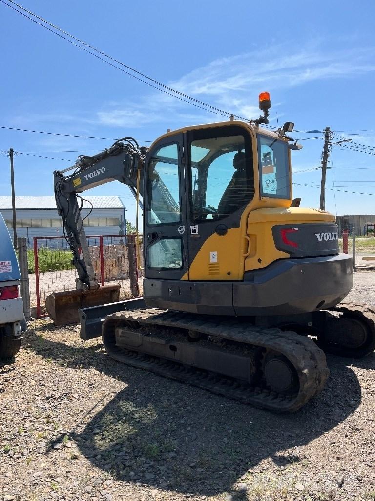 Volvo ECR88D 중형굴삭기 7톤-28톤