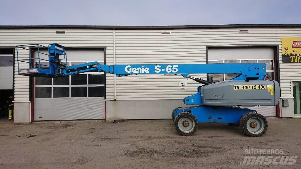 Genie S 65 견인식 전동이동 리프트
