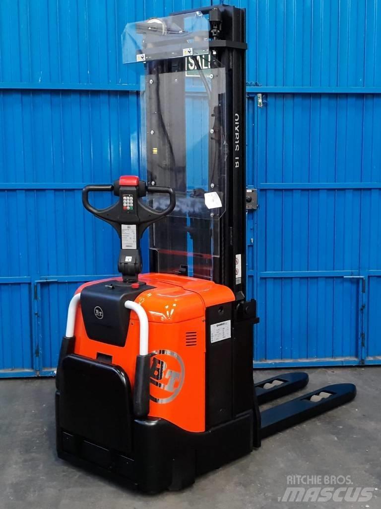 BT SPE 125 보행식 리치 지게차