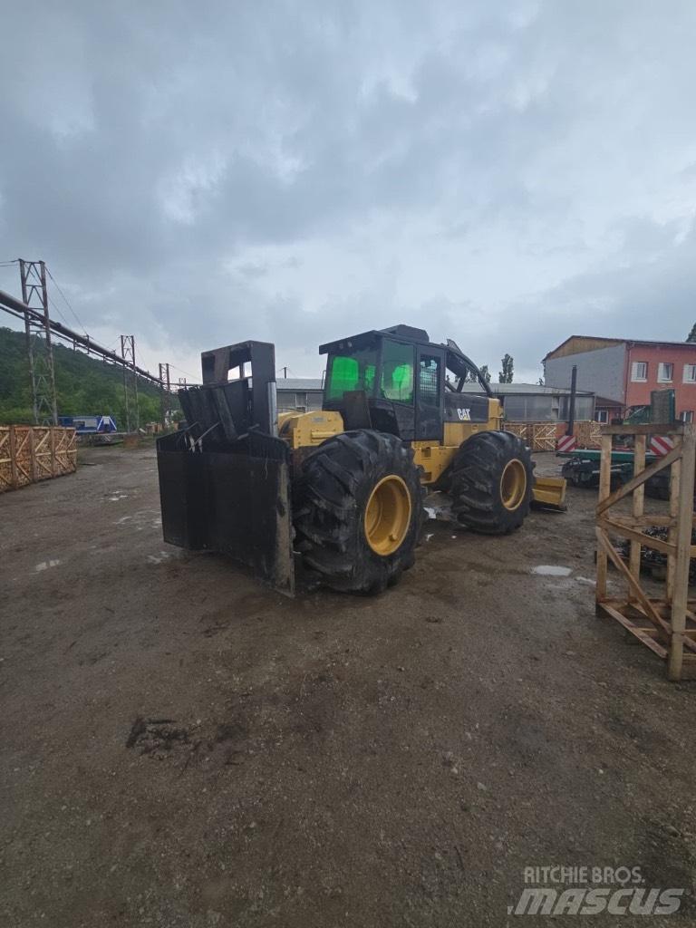 CAT 525 C 목재스키더