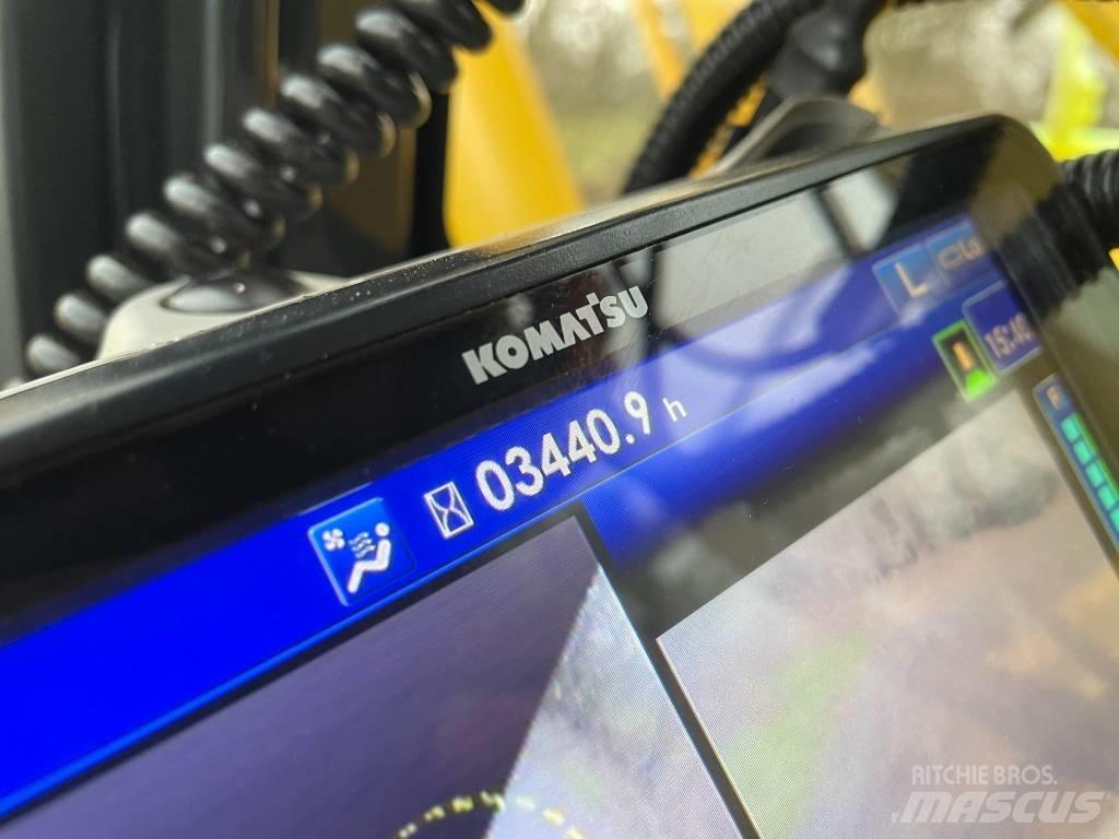 Komatsu PC 138 롱리치 굴삭기