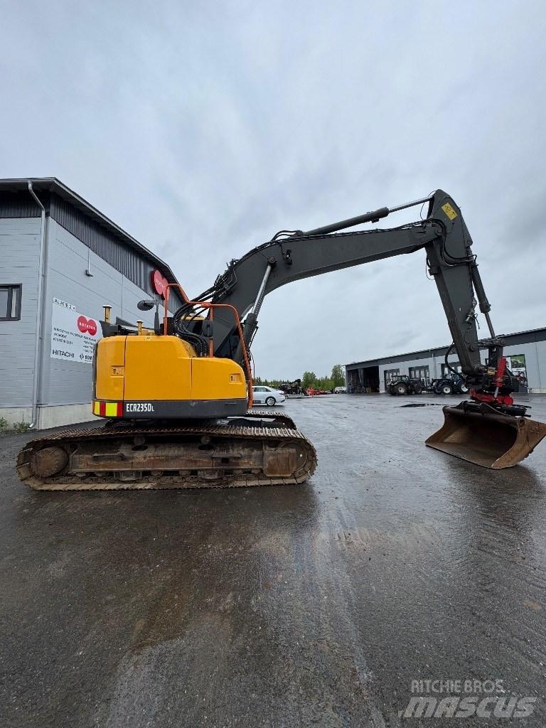 Volvo ECR 235 DL 대형 굴삭기 29톤 이상