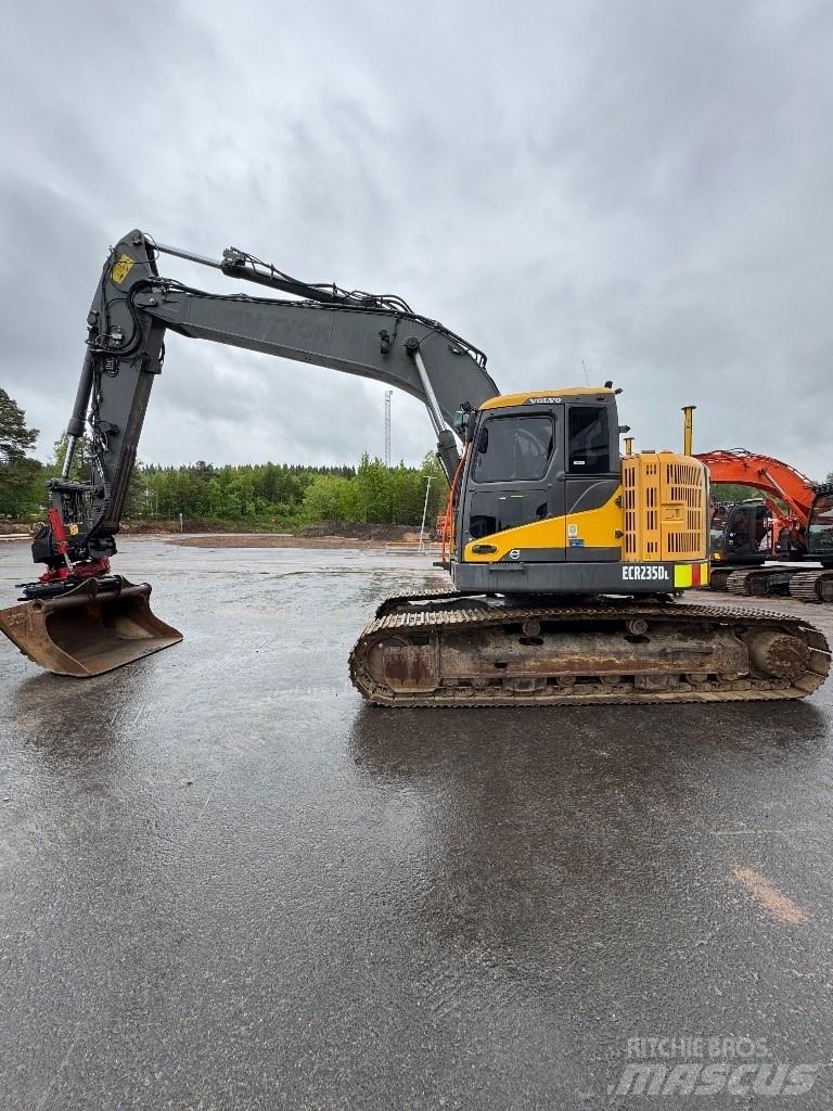 Volvo ECR 235 DL 대형 굴삭기 29톤 이상