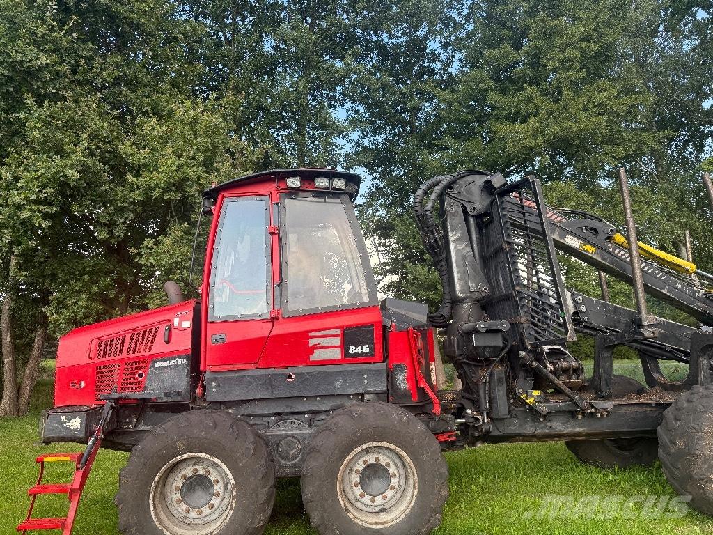 Komatsu 845 원목 포워더