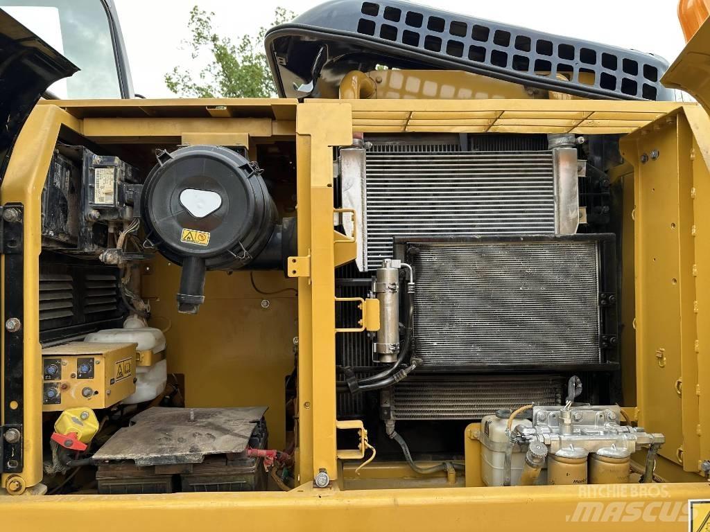 CAT 320D2 대형 굴삭기 29톤 이상