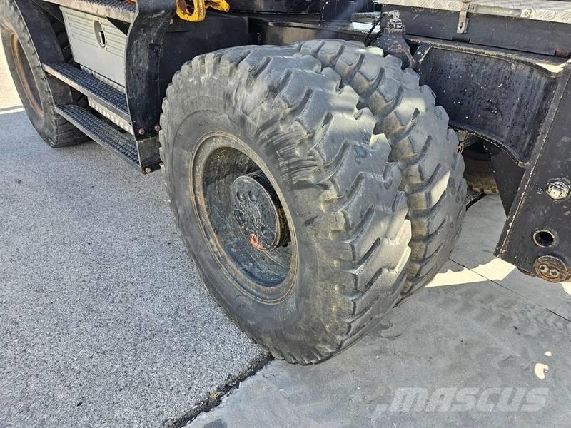 Liebherr A 900 C ZW  휠 굴삭기