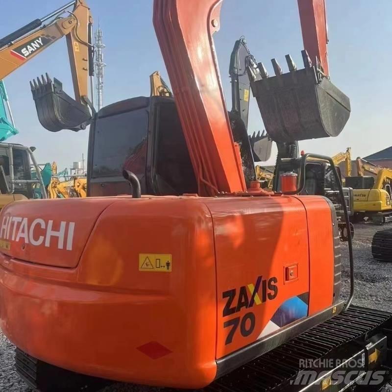 Hitachi ZX 70 소형 굴삭기 7톤 미만