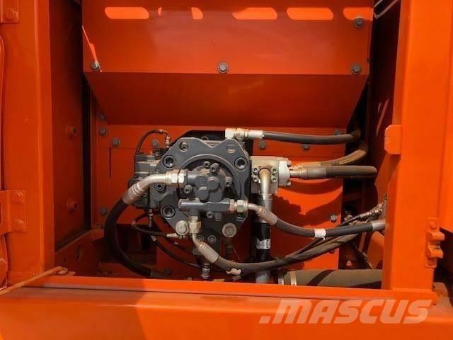 Doosan DX 225 대형 굴삭기 29톤 이상