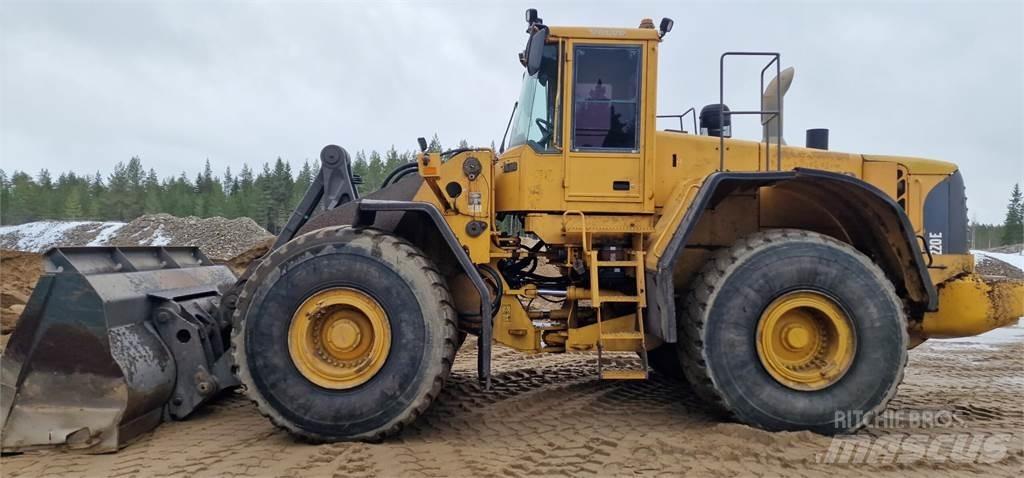Volvo L220E  휠로우더