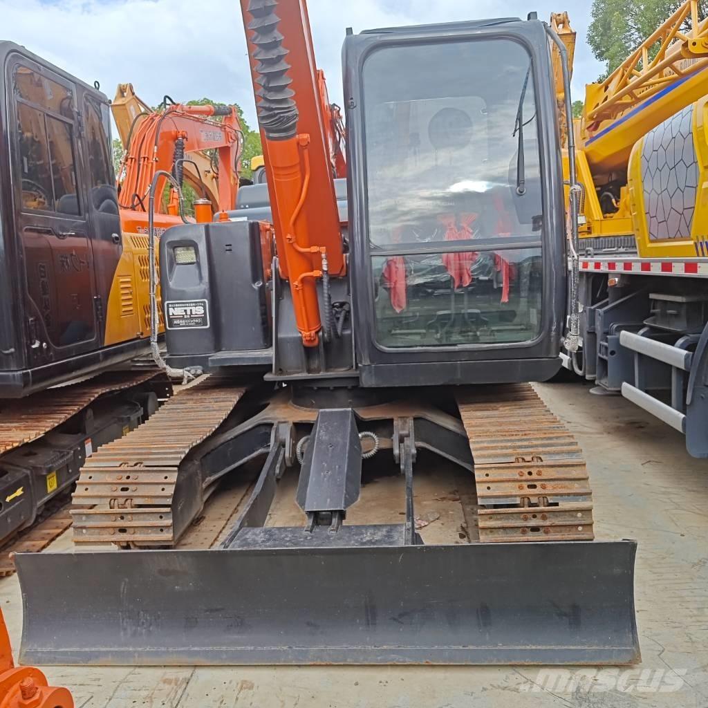 Hitachi ZX 70 소형 굴삭기 7톤 미만