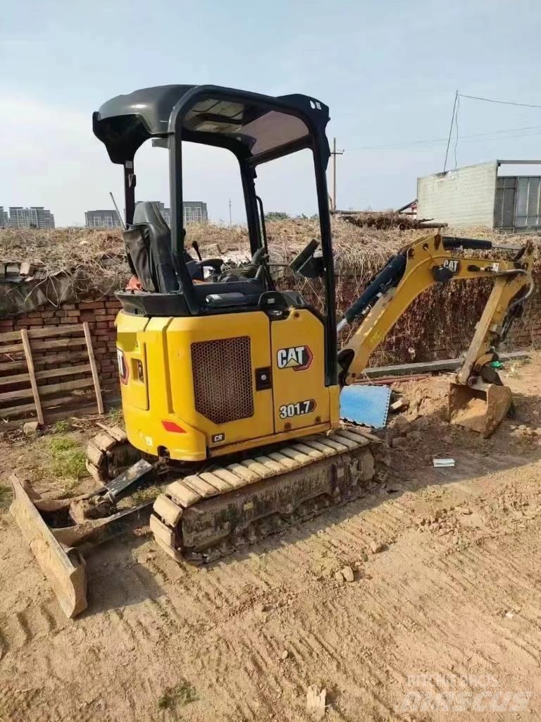CAT 301.7 소형 굴삭기 7톤 미만