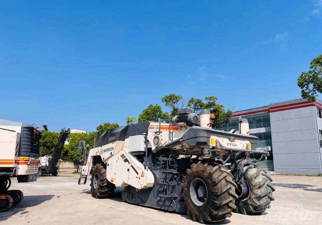 Wirtgen WR 240 아스팔트 리사이클러