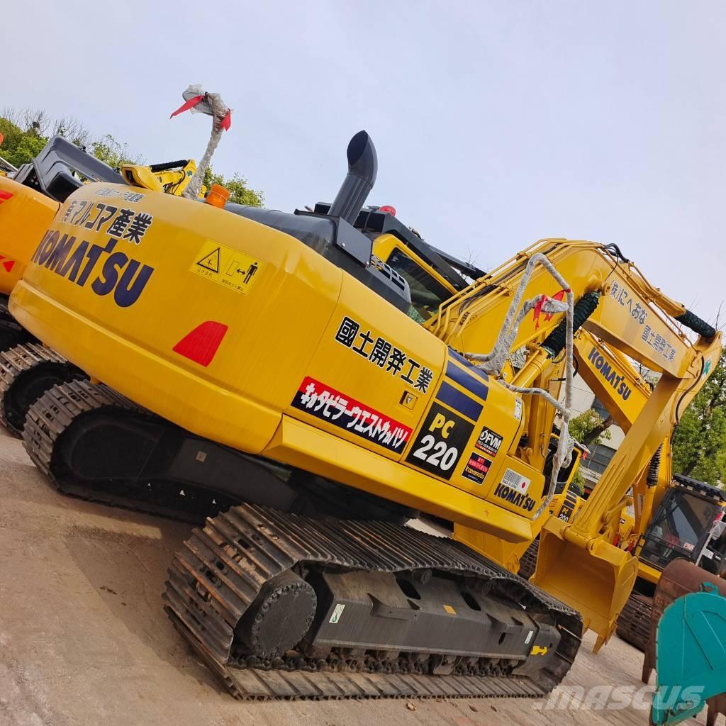 Komatsu PC 220-8 대형 굴삭기 29톤 이상