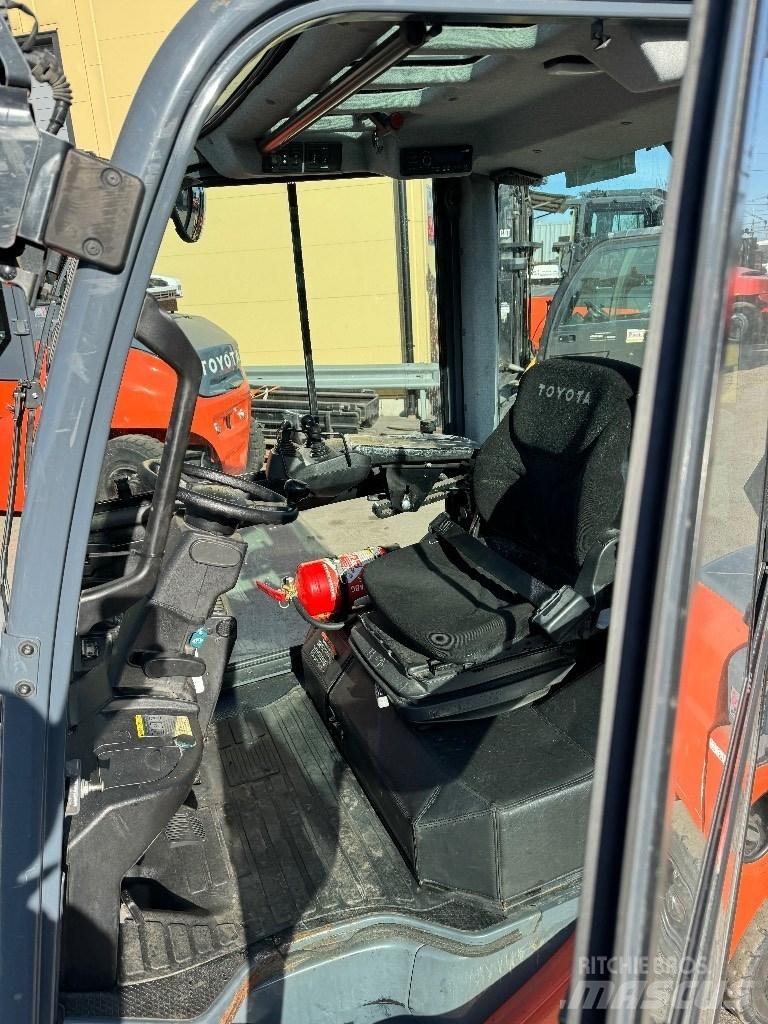 Toyota 52-8FDF25 디젤 지게차