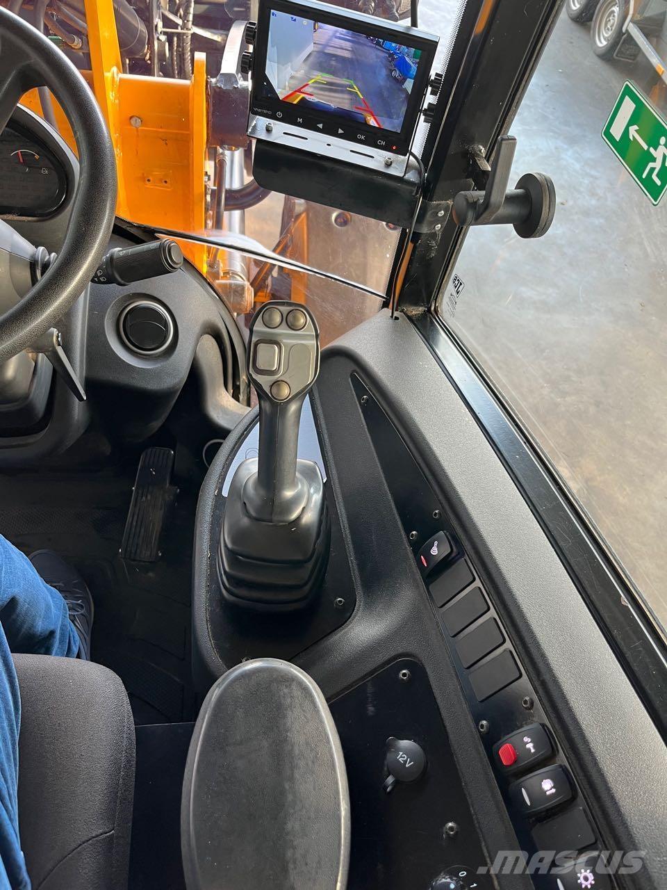 JCB 409 Agri  휠로우더