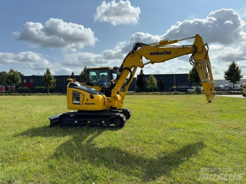 Komatsu PC88MR-11 중형굴삭기 7톤-28톤