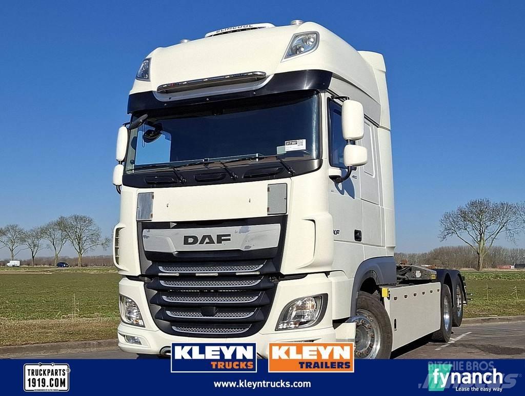 DAF XF 480 FAN 훅 리프트 트럭