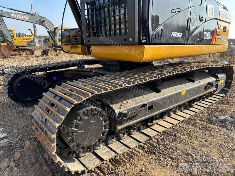 CAT 320D2 대형 굴삭기 29톤 이상