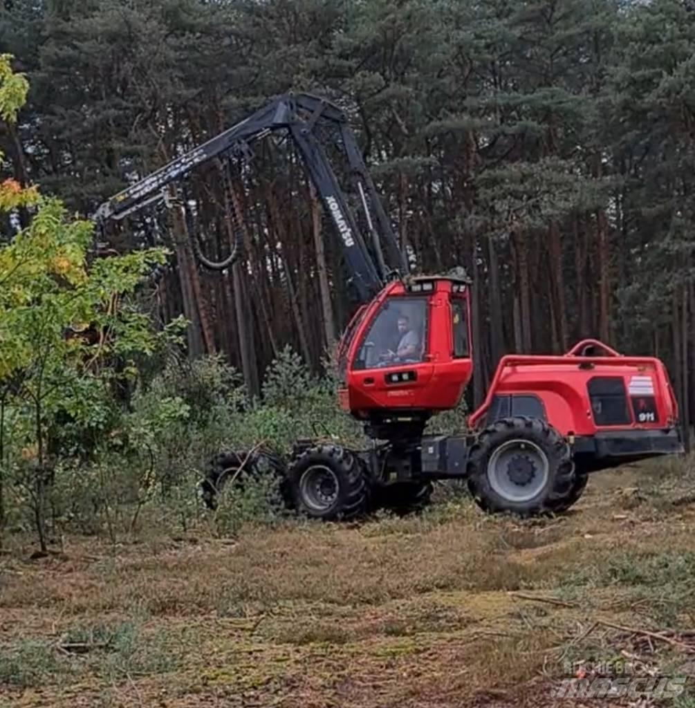 Komatsu 911.6 원목 하베스터