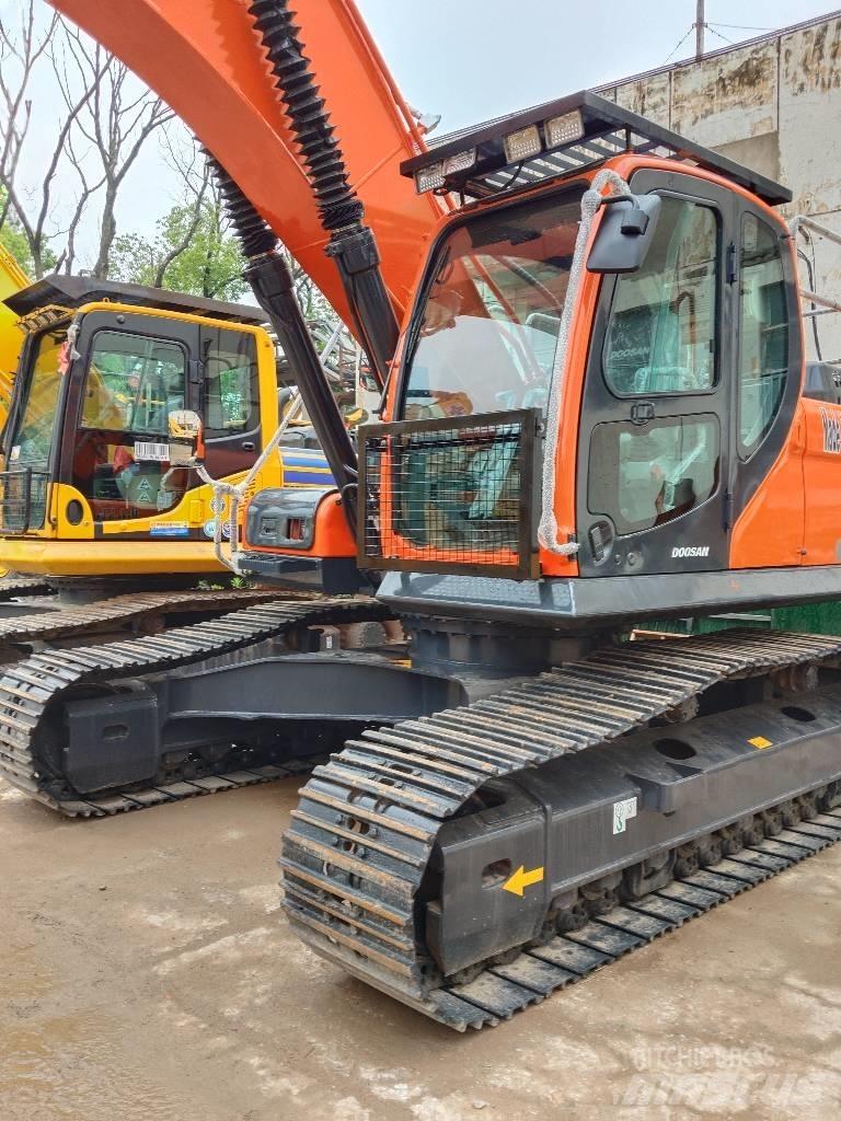 Doosan DX300 대형 굴삭기 29톤 이상