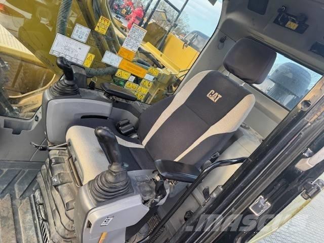 CAT 323 EL 대형 굴삭기 29톤 이상