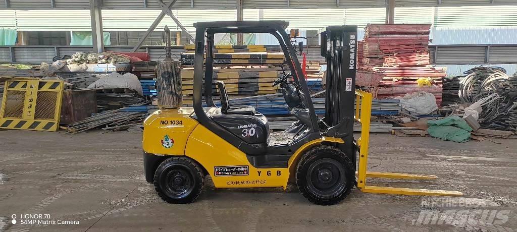 Komatsu FD 30 T-14 디젤 지게차