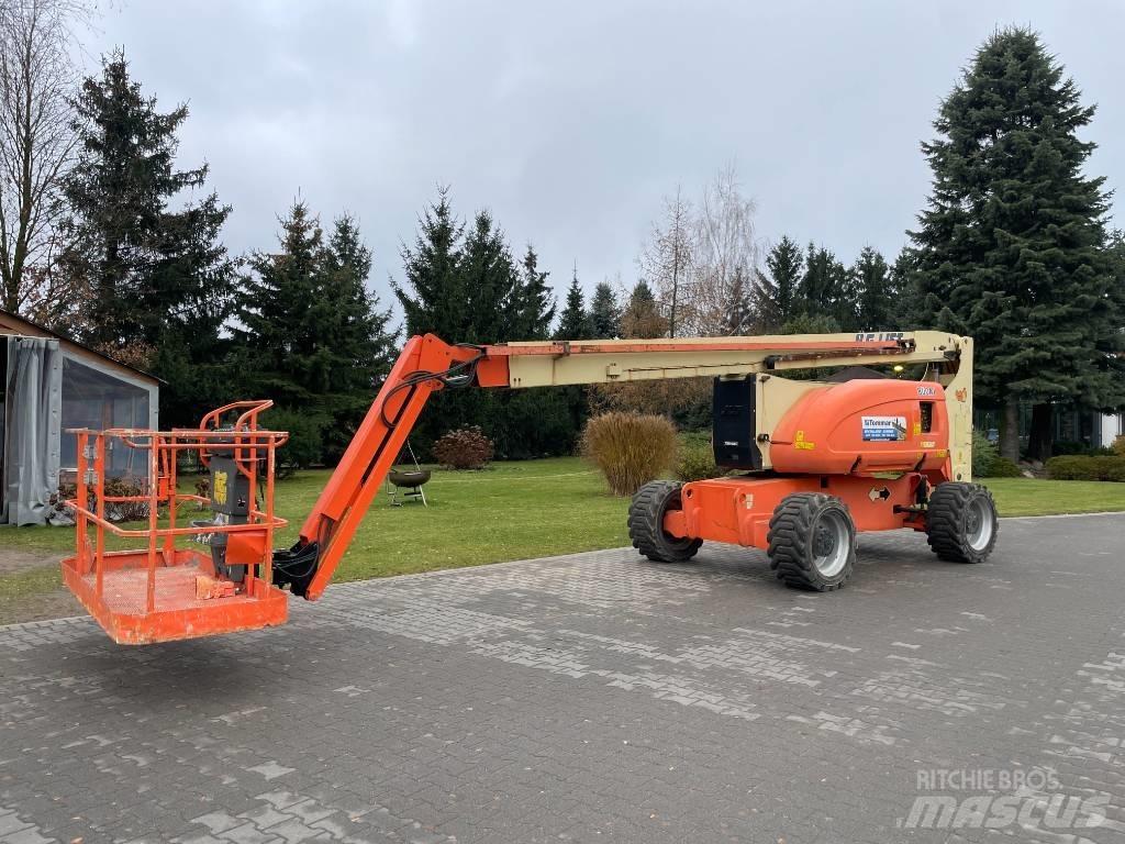 JLG 800 AJ 관절형 전동이동 리프트