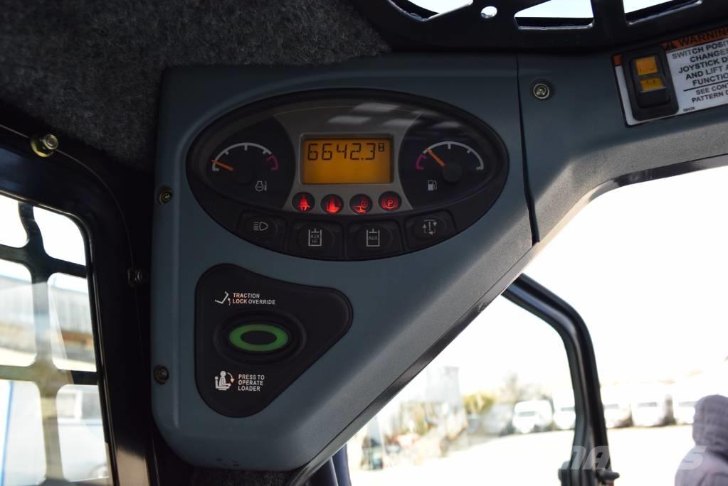 Bobcat S 220  스키드로더