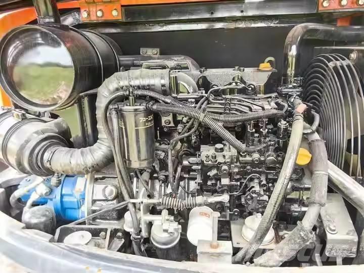 Doosan DX 60 소형 굴삭기 7톤 미만