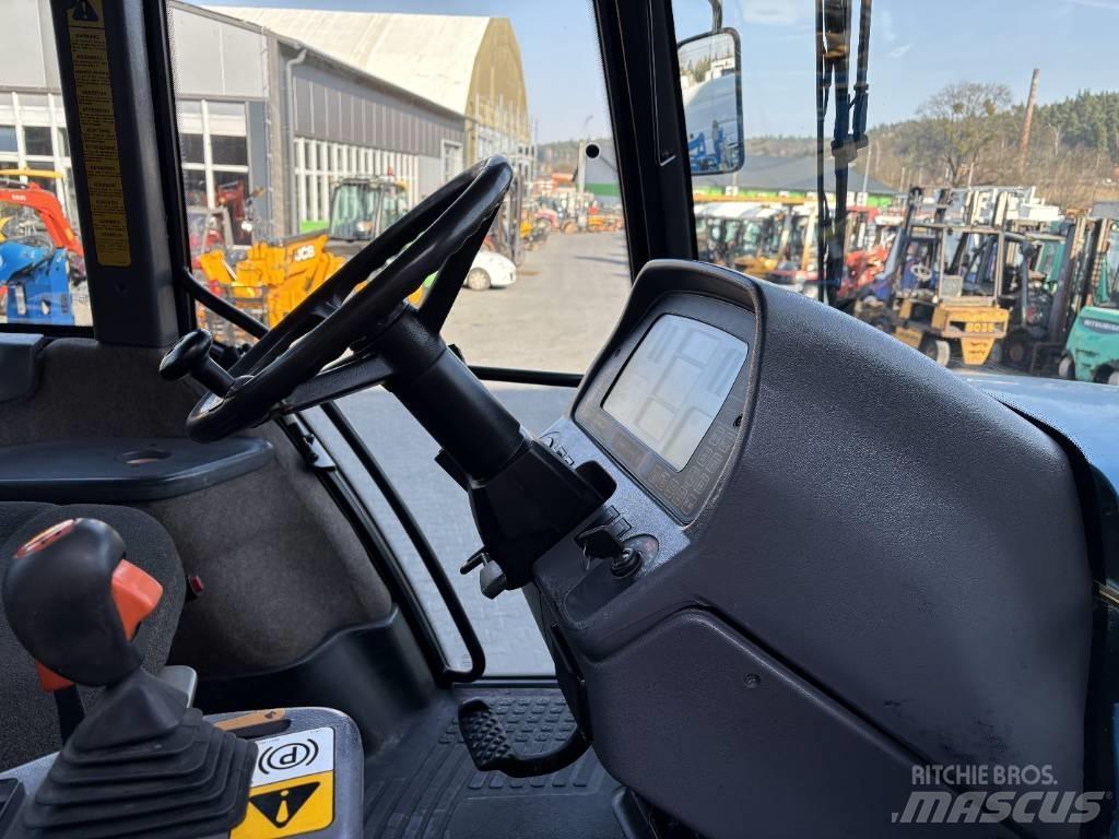 New Holland 8870 트랙터