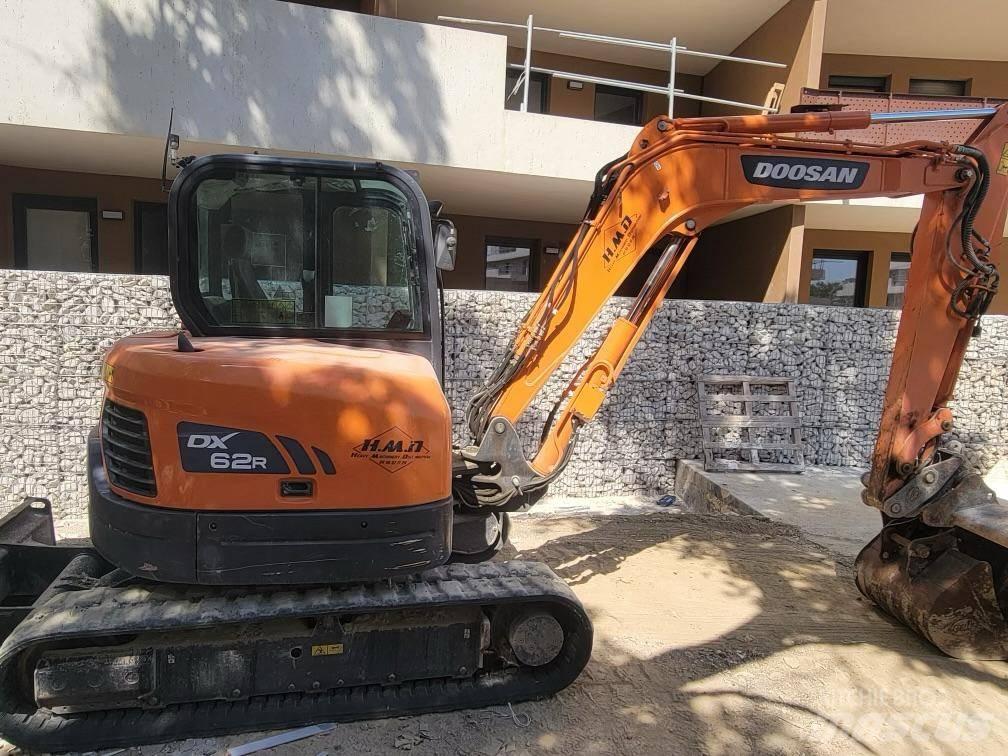 Doosan DX 62 R-3 소형 굴삭기 7톤 미만