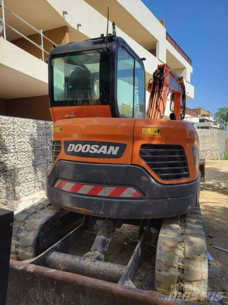 Doosan DX 62 R-3 소형 굴삭기 7톤 미만