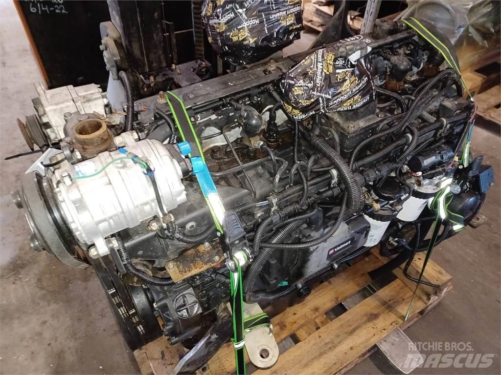Komatsu 860.4 엔진