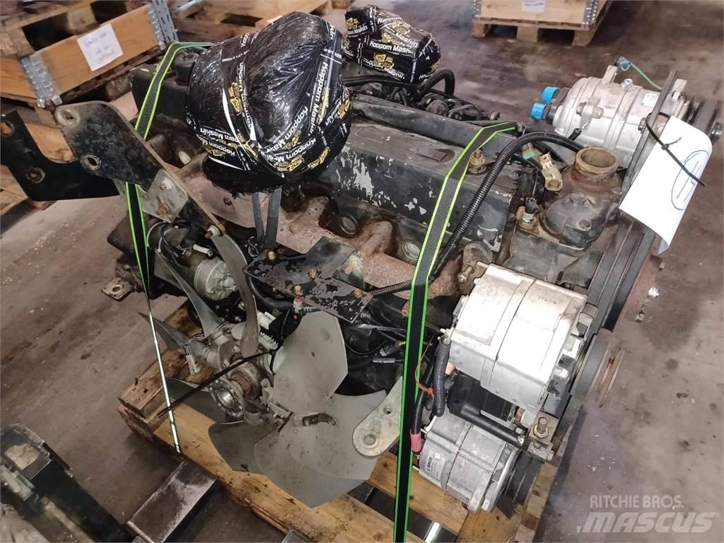 Komatsu 860.4 엔진