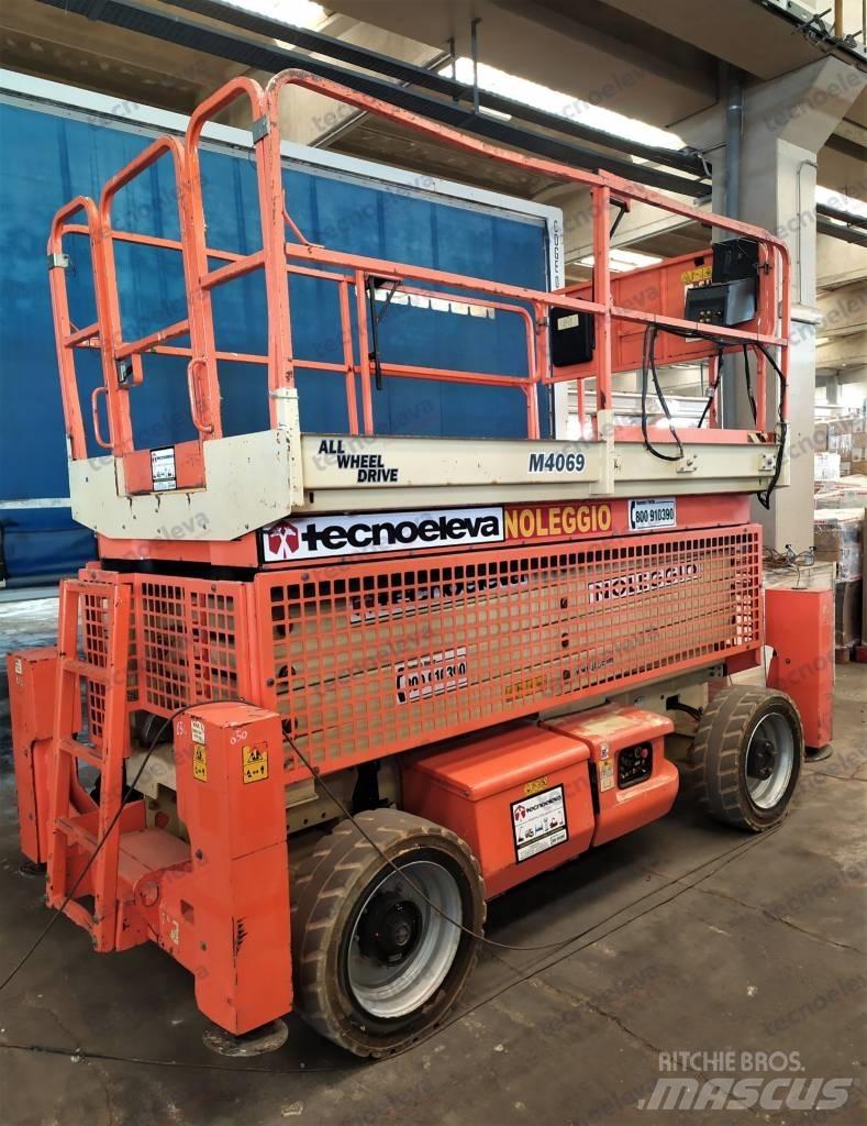JLG M 4069 가위형 리프트