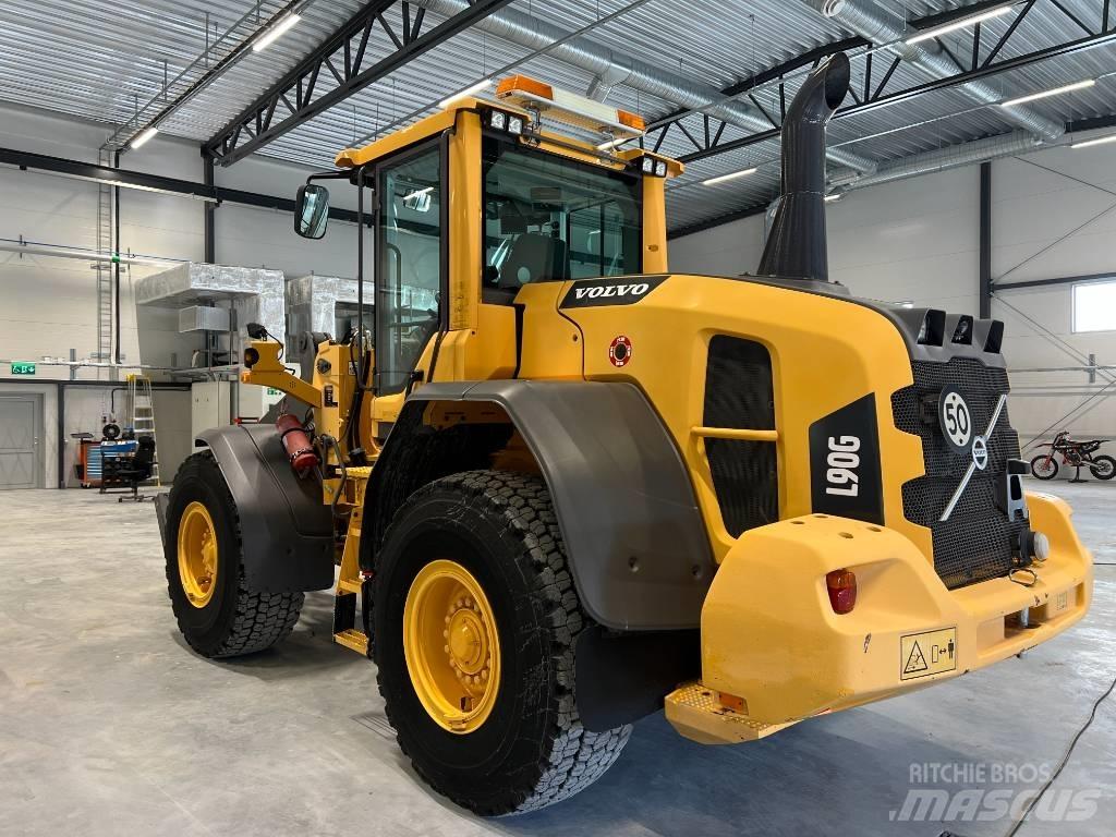 Volvo L90G  휠로우더