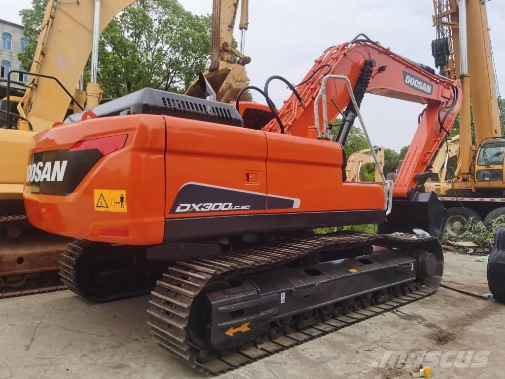 Doosan DX 300 LC 대형 굴삭기 29톤 이상