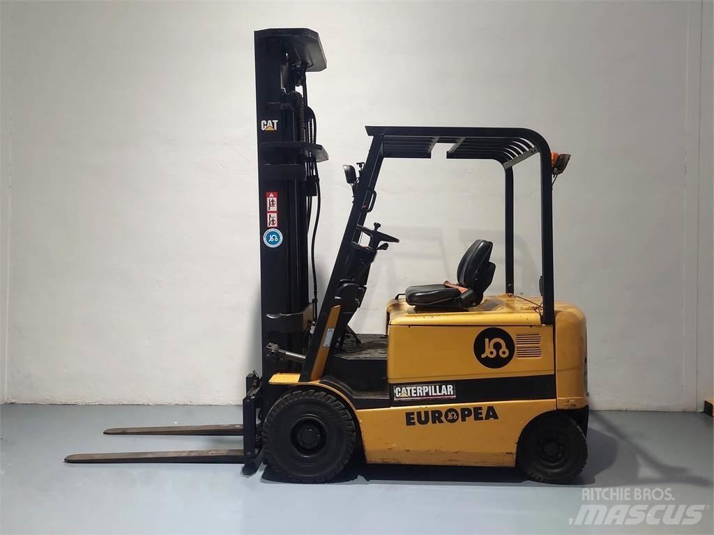 CAT EP25K PAC 전동 지게차