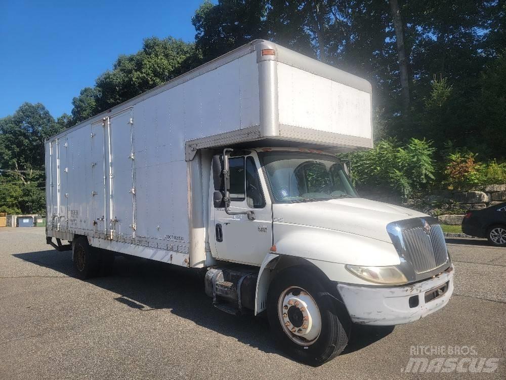 International 4300 탑차 트럭