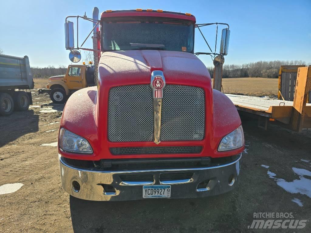 Kenworth T 440 덤프 트럭