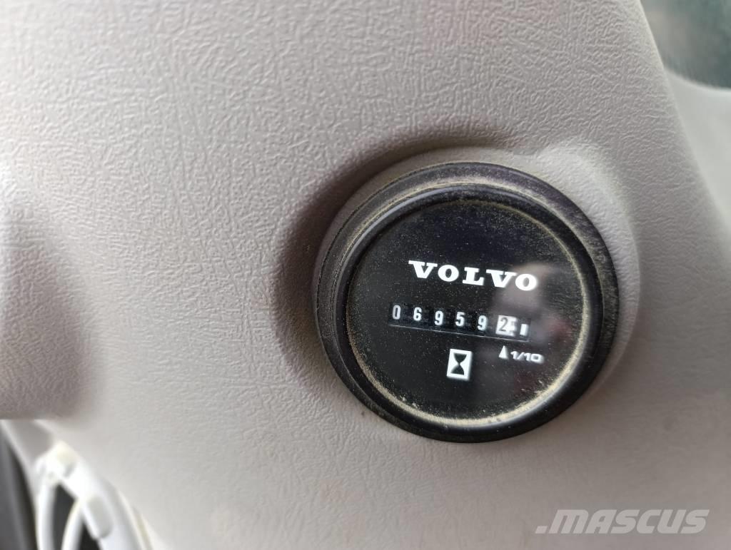 Volvo EW 210 D  휠 굴삭기