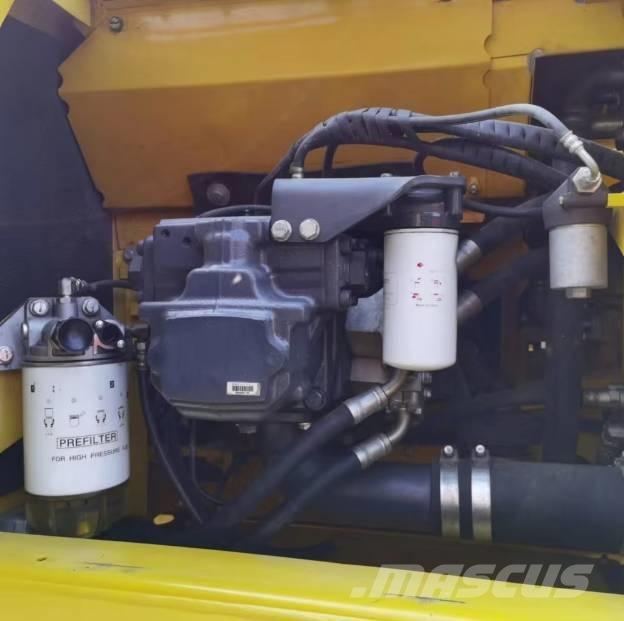 Komatsu PC220-8 대형 굴삭기 29톤 이상