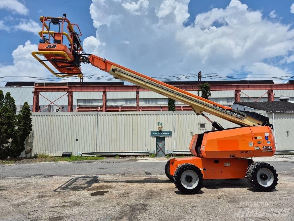 JLG 800 S 관절형 전동이동 리프트